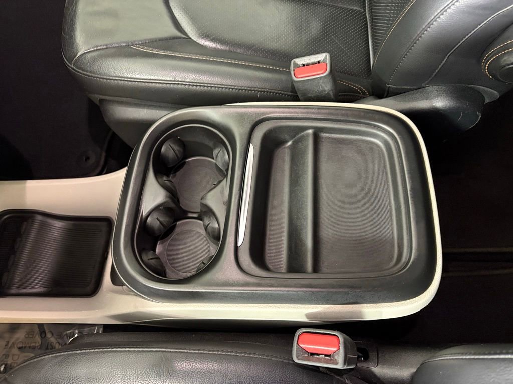 Used 2019 Chrysler Pacifica Touring-L image 30