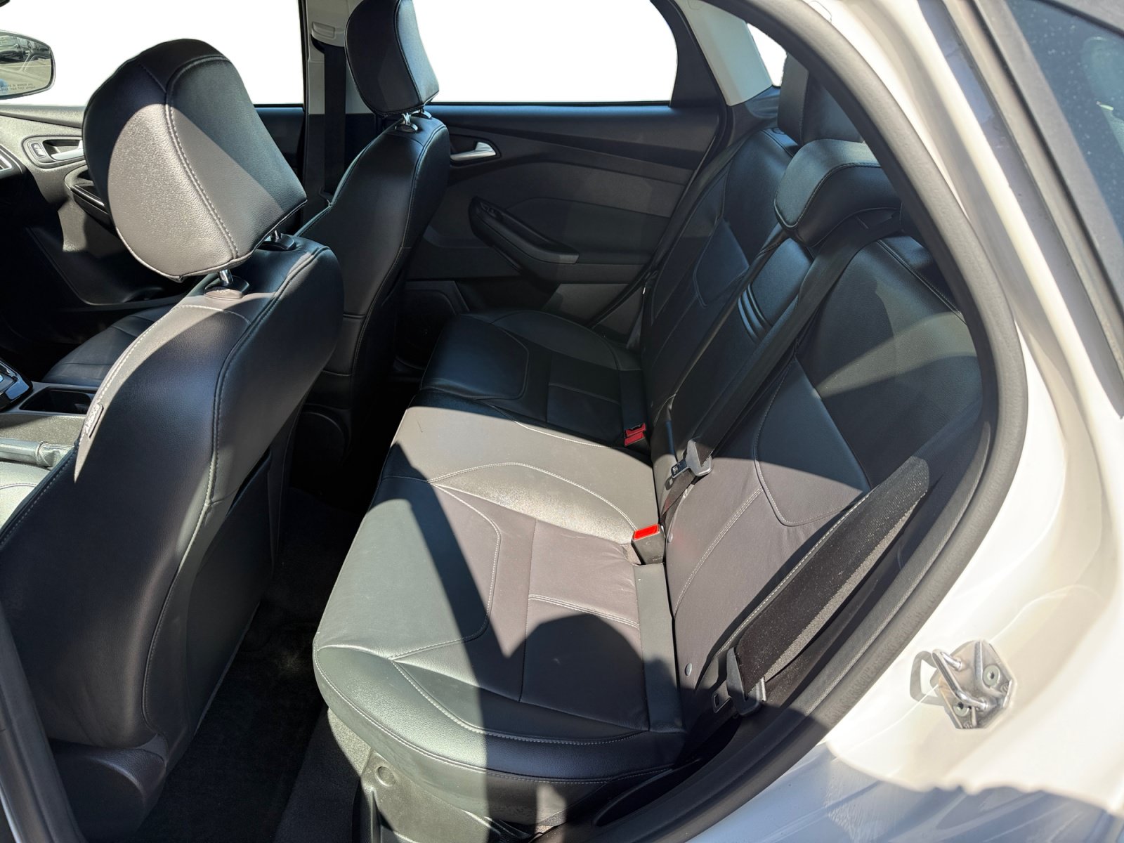 Used 2015 Ford Focus Titanium w/ Titanium Technology Package FWD image 16