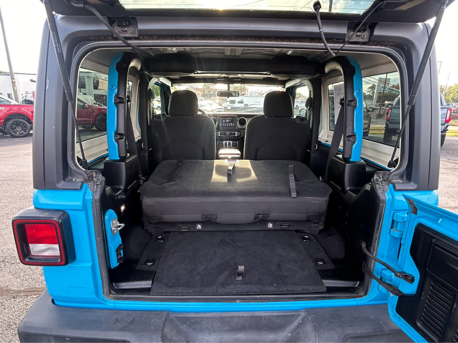 Used 2021 Jeep Wrangler Sport S image 7