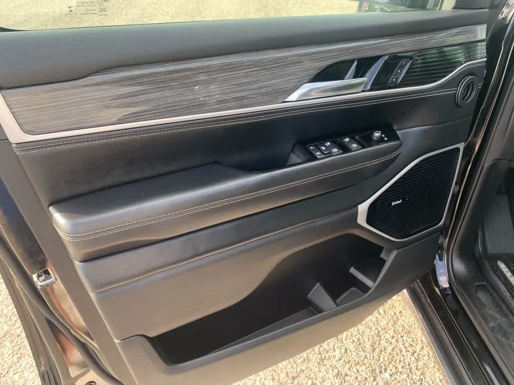 Used 2022 Jeep Wagoneer Series III w/ Premium Group I AWD/4WD image 21