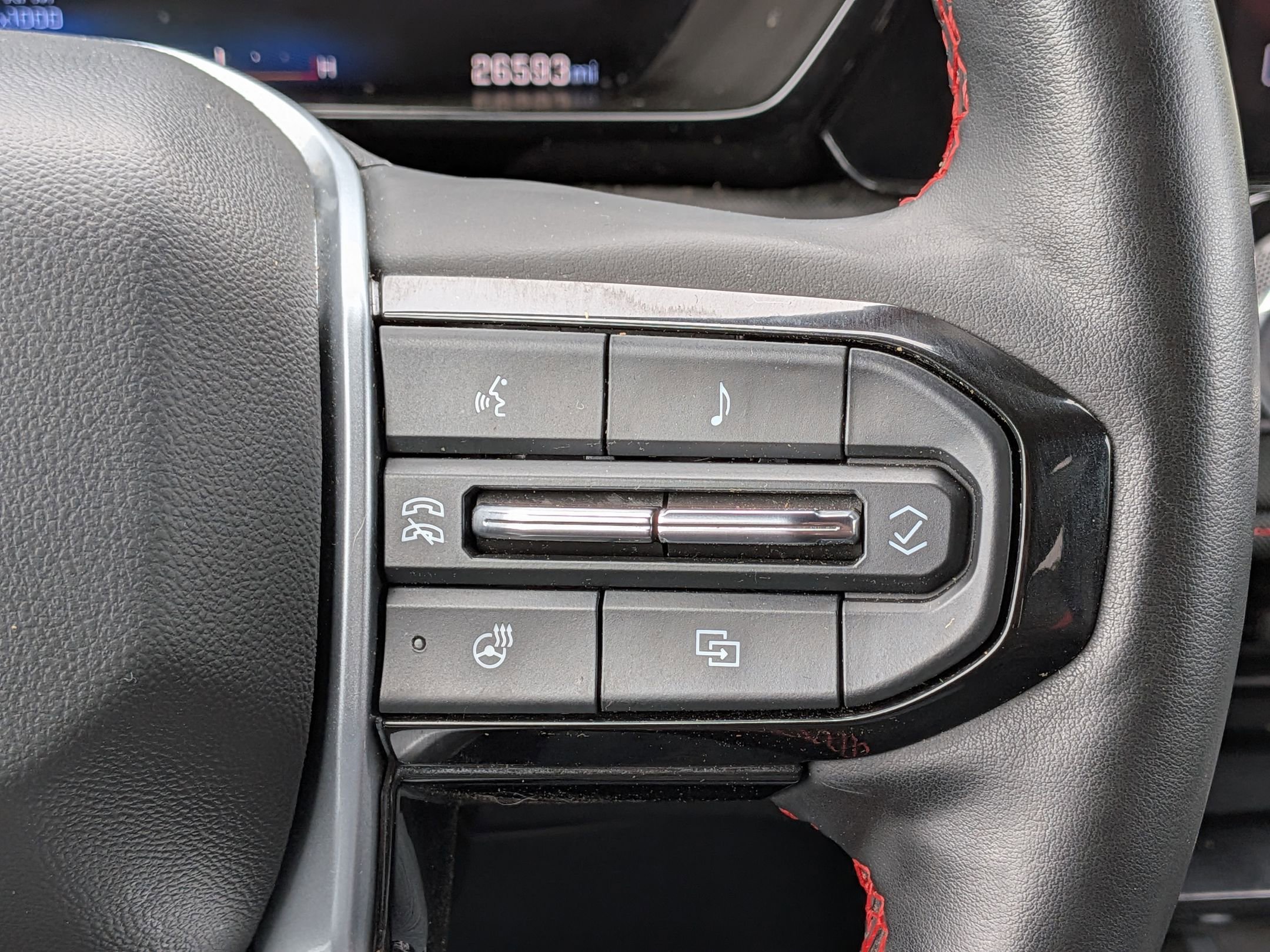 Used 2024 Chevrolet Colorado Z71 w/ Z71 Convenience Package 2 image 19