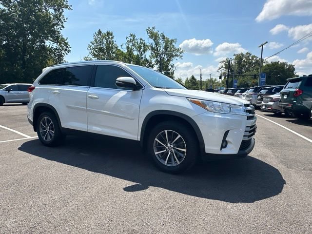 Used 2019 Toyota Highlander XLE AWD/4WD image 18