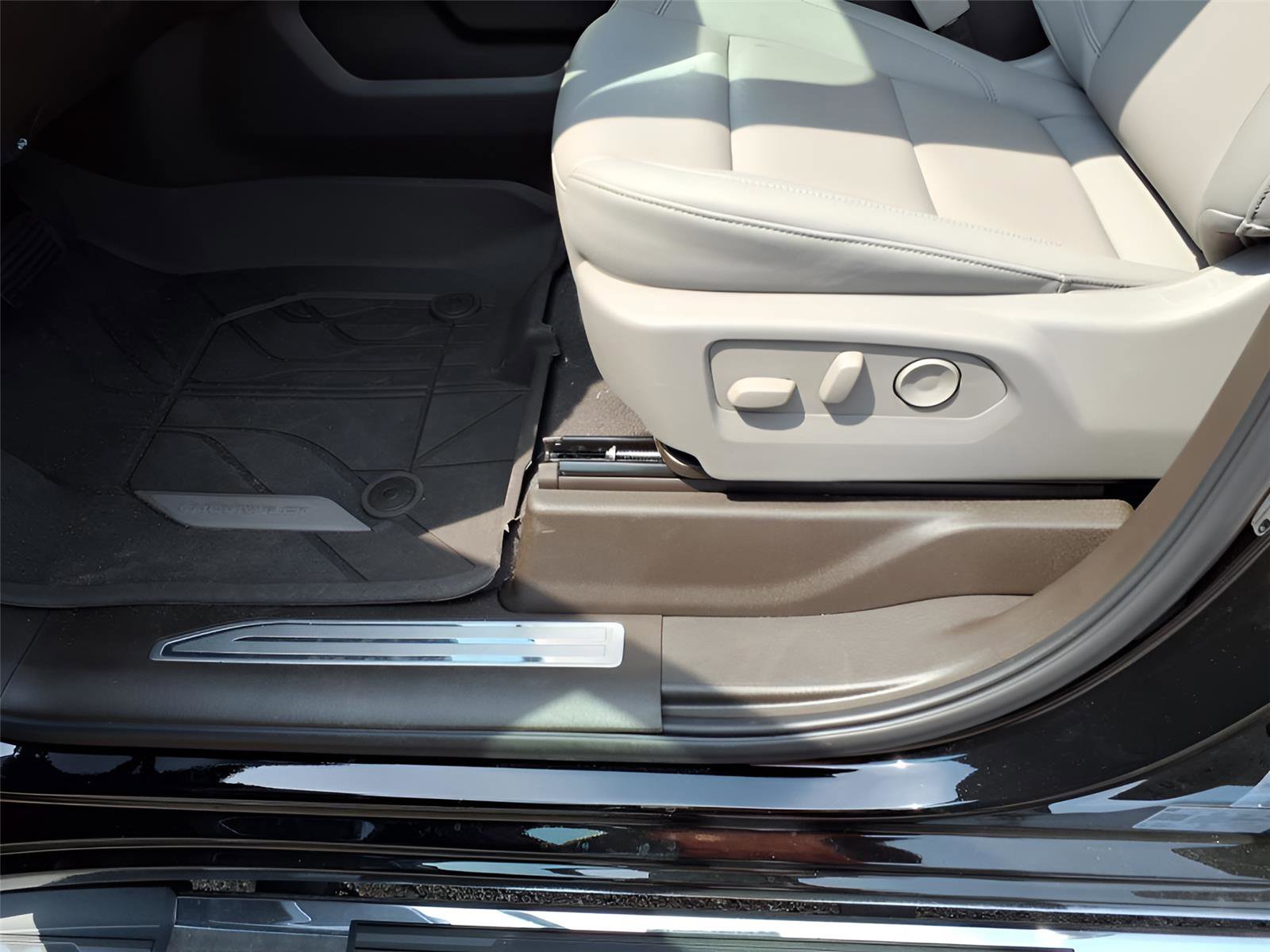 New 2025 Chevrolet Silverado 1500 LT w/ Leather Package image 14