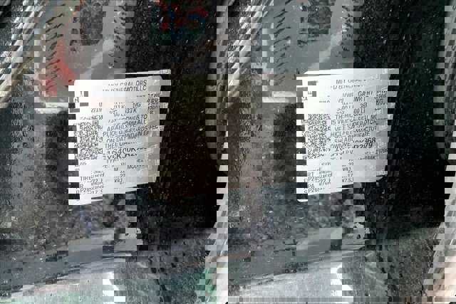 Used 2019 Cadillac Escalade Premium Luxury image 32