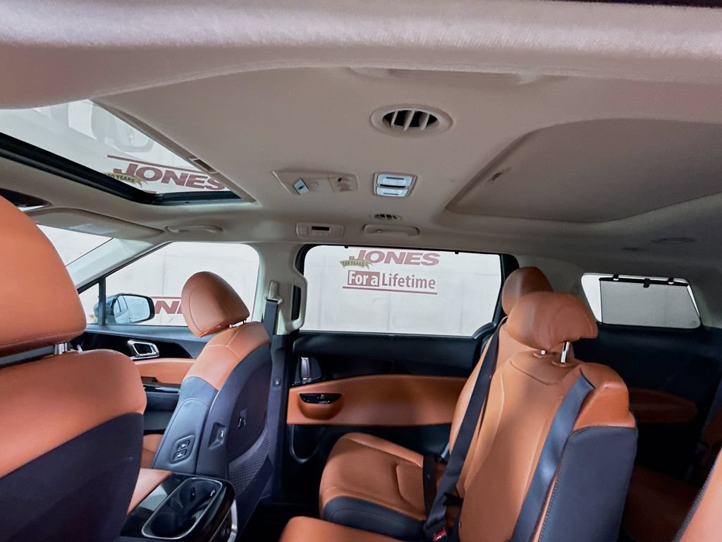 Used 2024 Kia Carnival SX Prestige FWD image 11