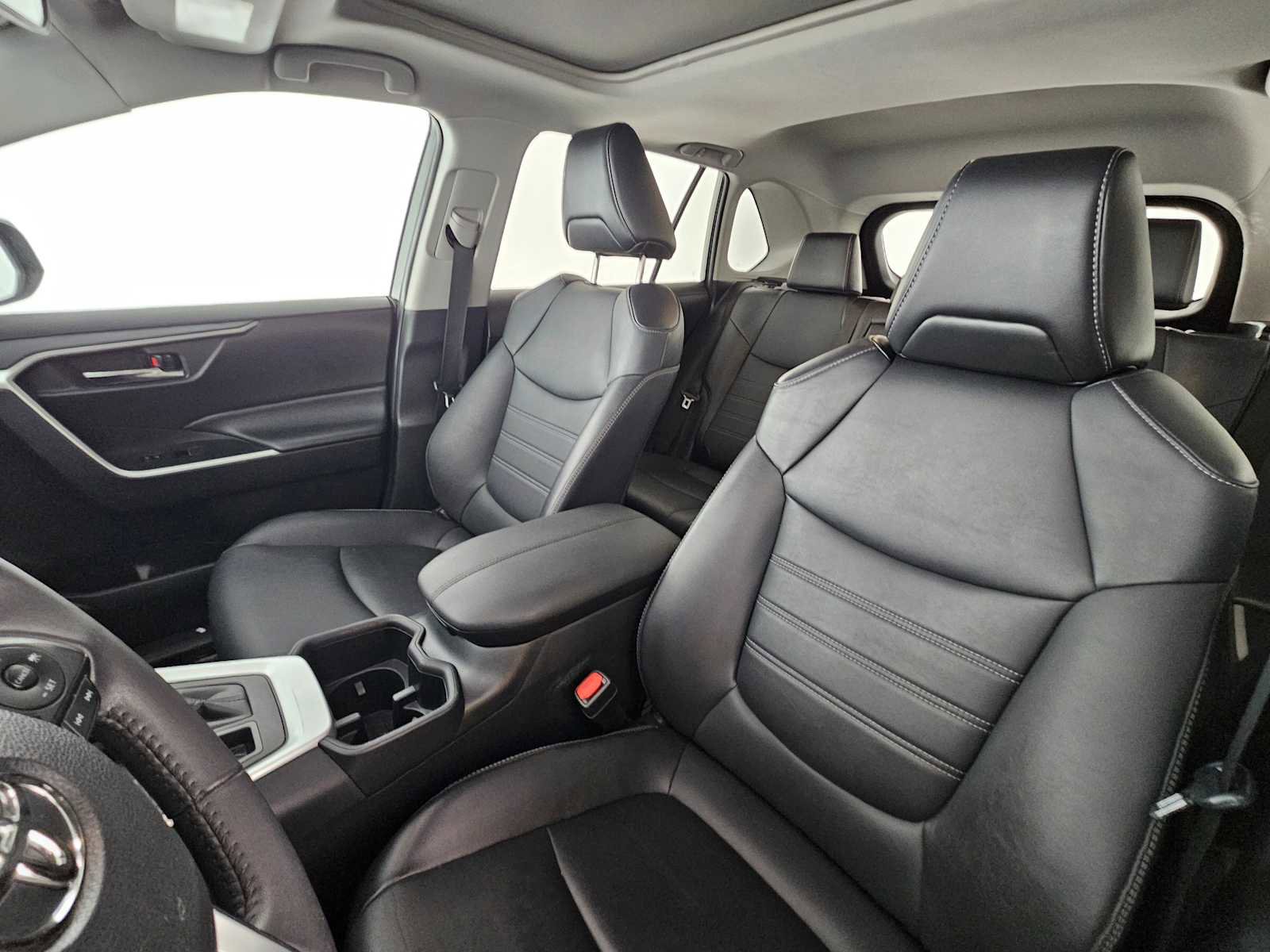 Used 2022 Toyota RAV4 XLE Premium image 21