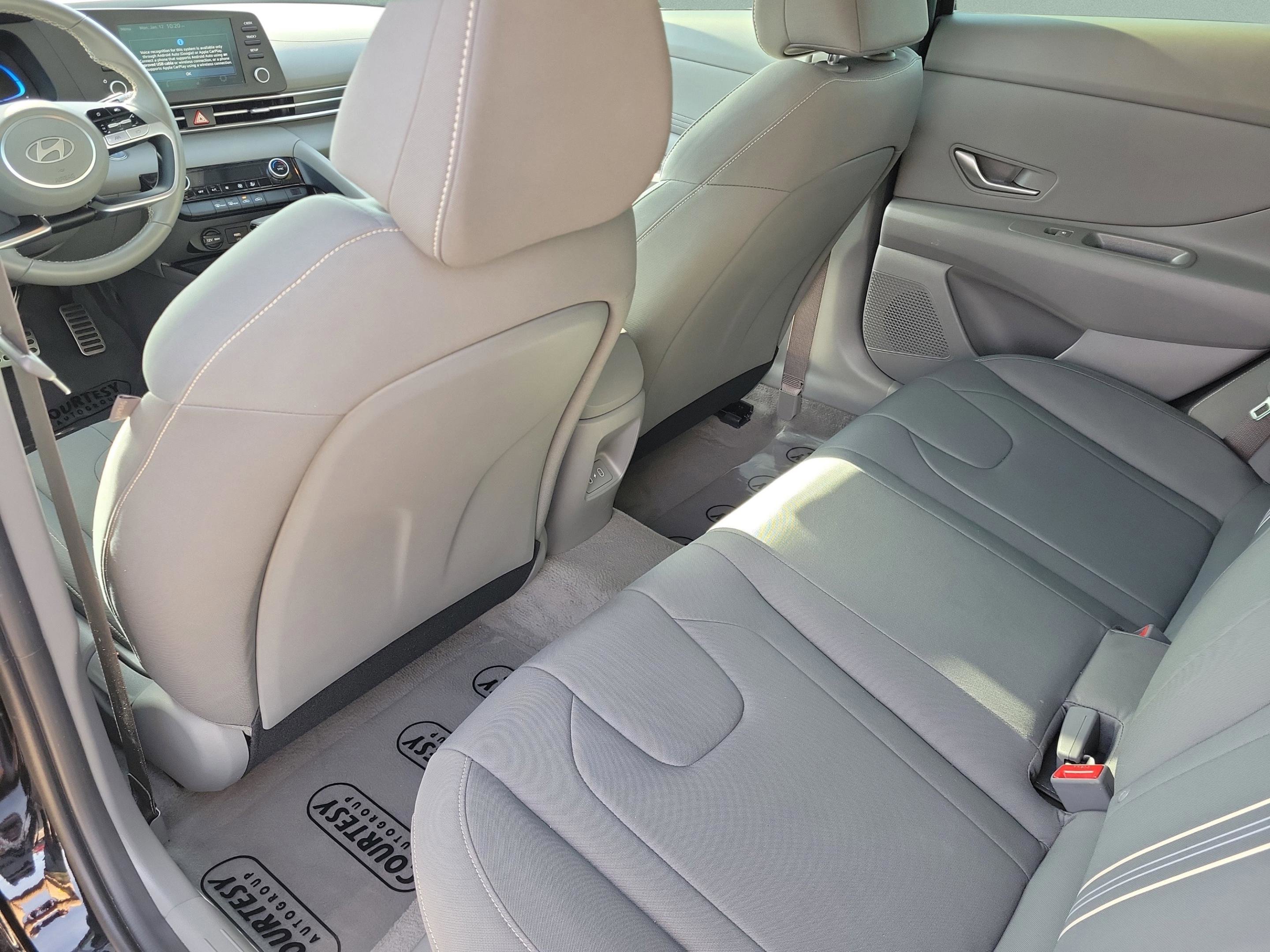 Used 2025 Hyundai Elantra Sport image 10