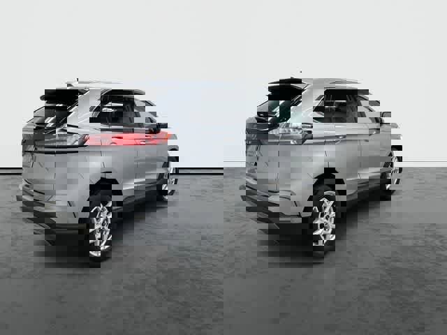 Used 2022 Ford Edge SEL w/ Convenience Package image 4