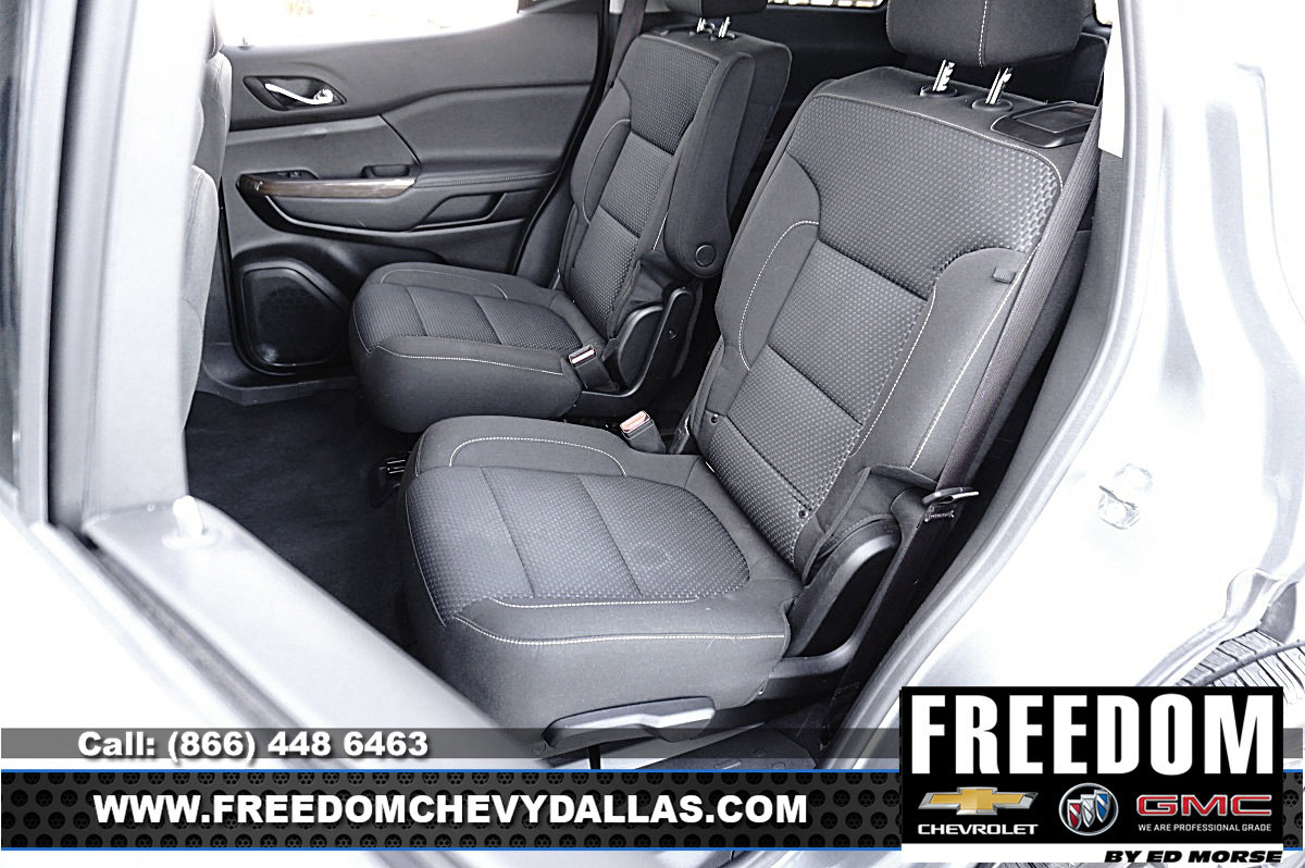 Used 2023 GMC Acadia SLE image 10