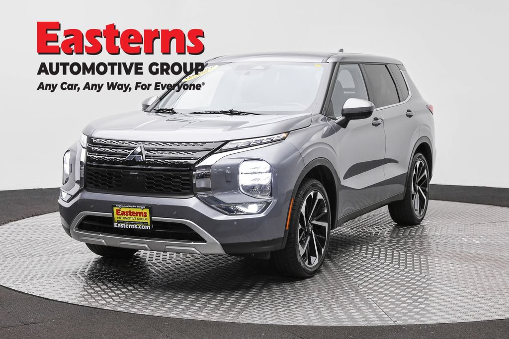 Used 2024 Mitsubishi Outlander SE
