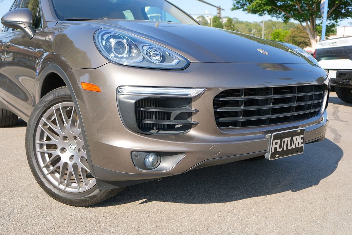 Used 2015 Porsche Cayenne S AWD/4WD image 7