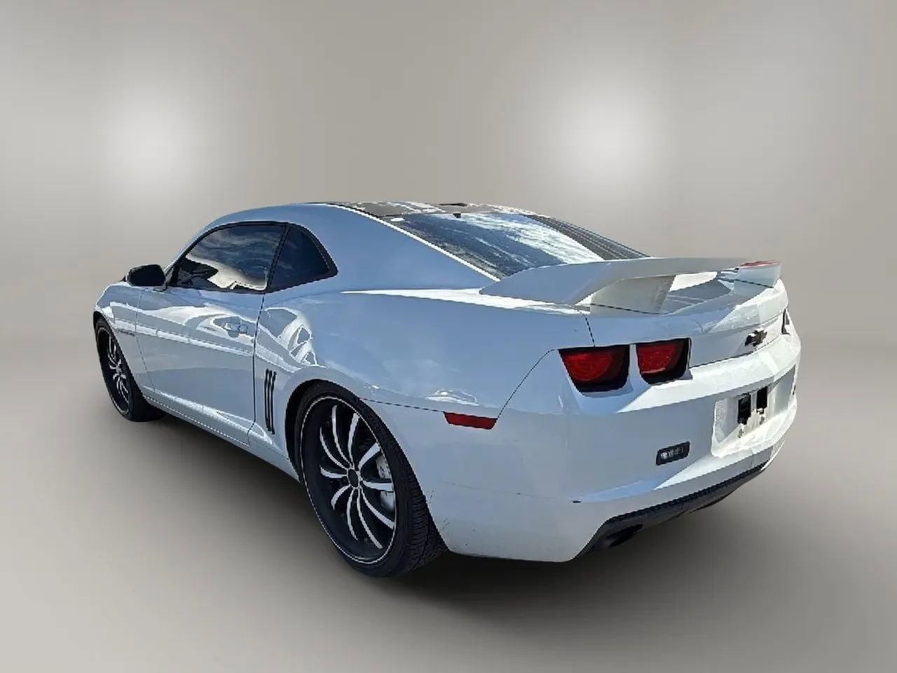 Used 2011 Chevrolet Camaro LS image 3