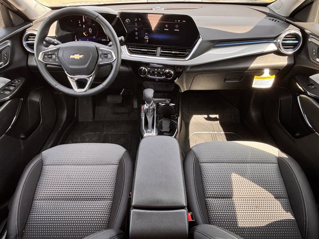 New 2026 Chevrolet Trax LT w/ Driver Confidence Package FWD image 7