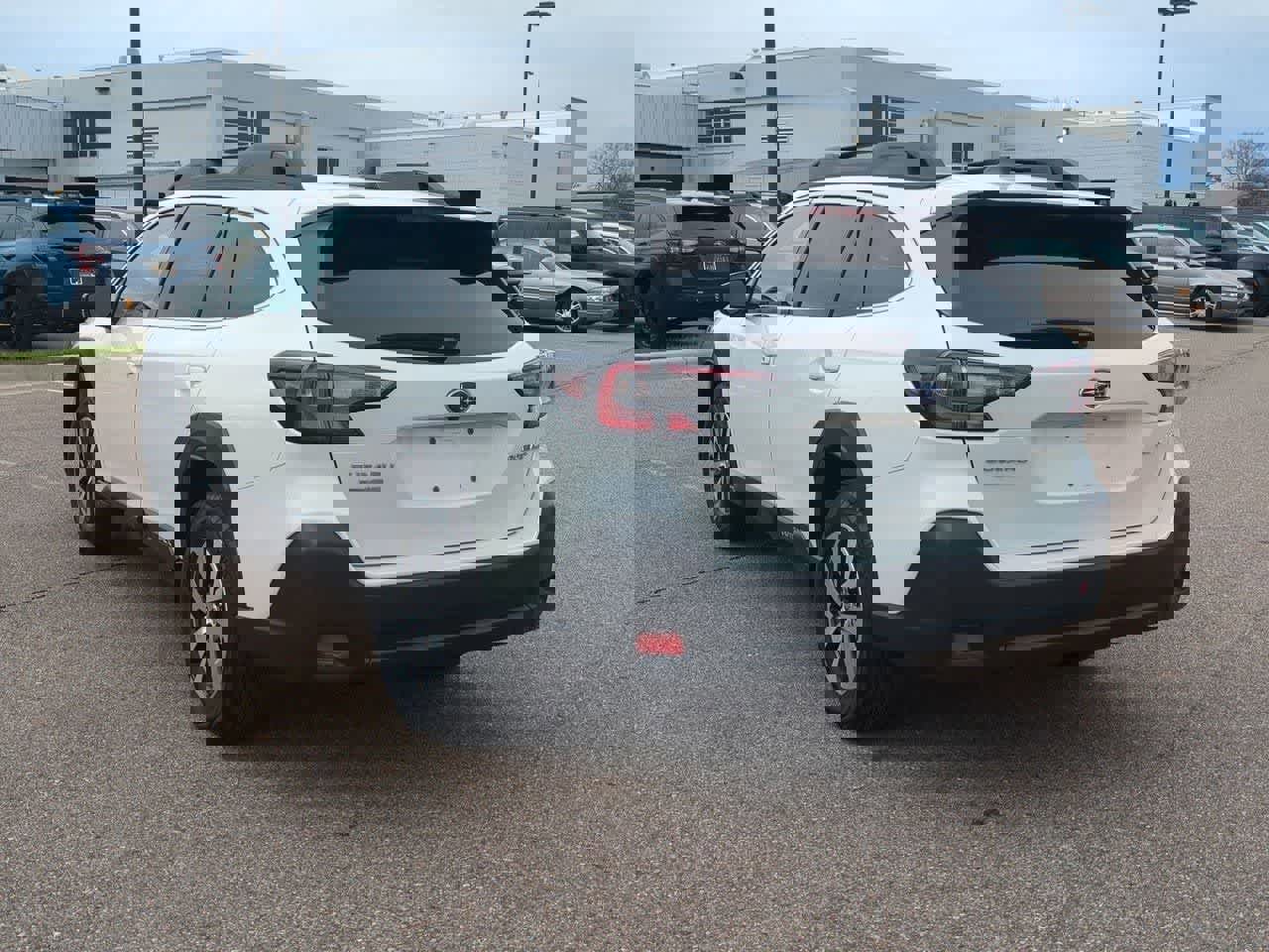 Used 2023 Subaru Outback Premium image 4