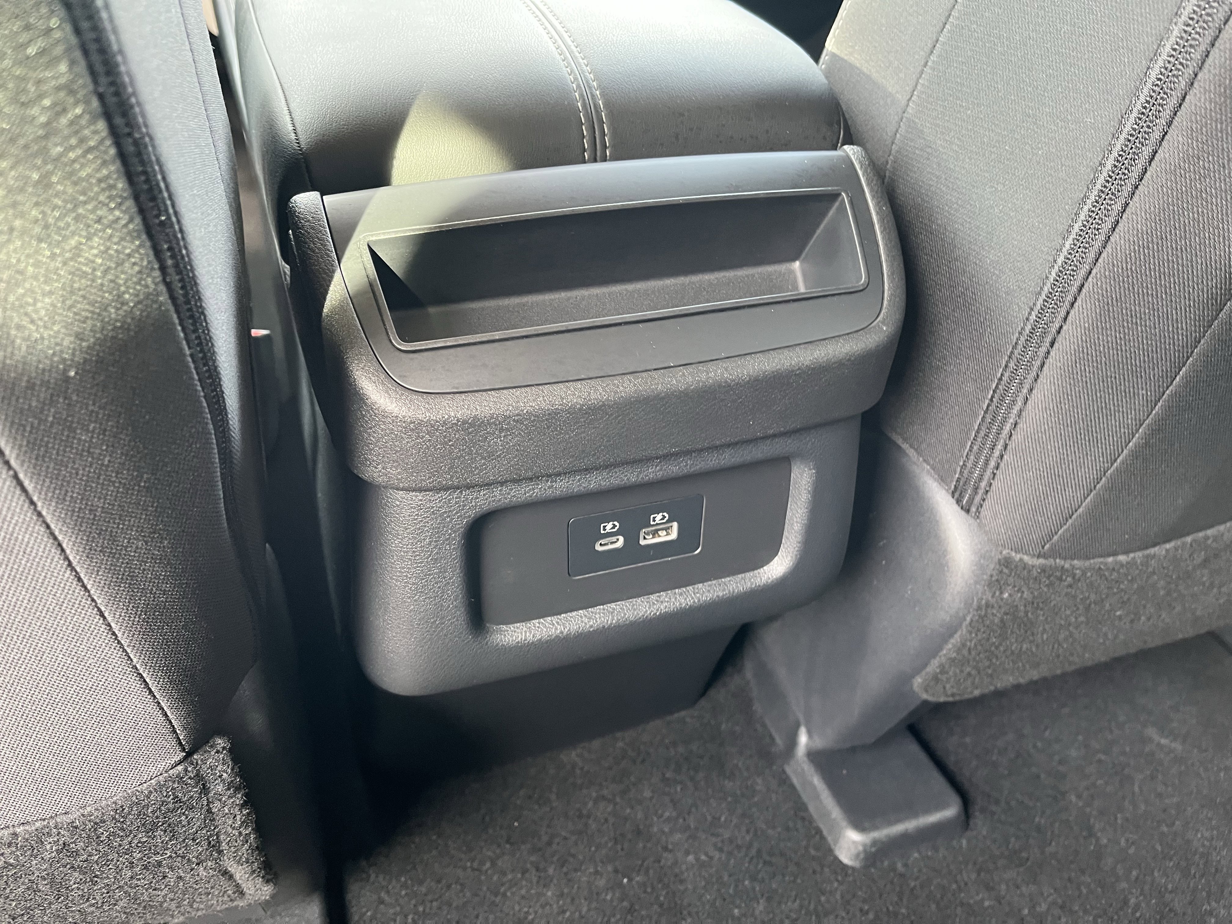 Used 2024 Nissan Pathfinder S image 28