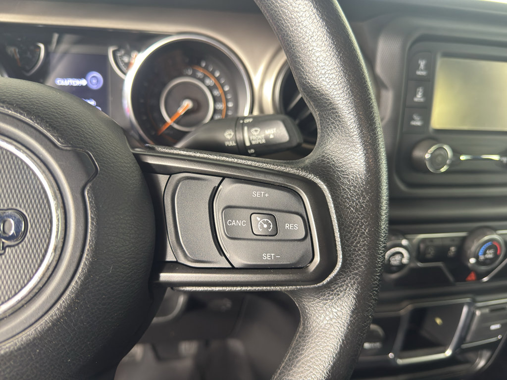 Used 2020 Jeep Gladiator Sport image 21