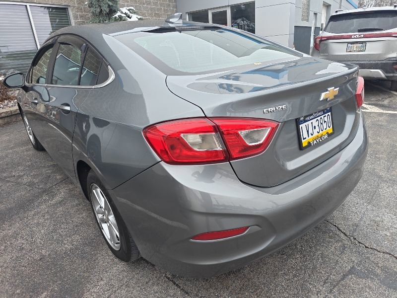 Used 2018 Chevrolet Cruze LT w/ Convenience Package image 6