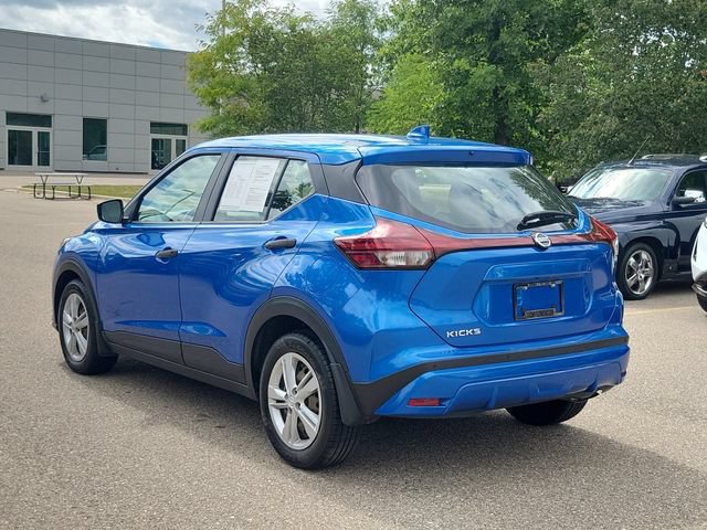 Used 2021 Nissan Kicks S FWD image 3