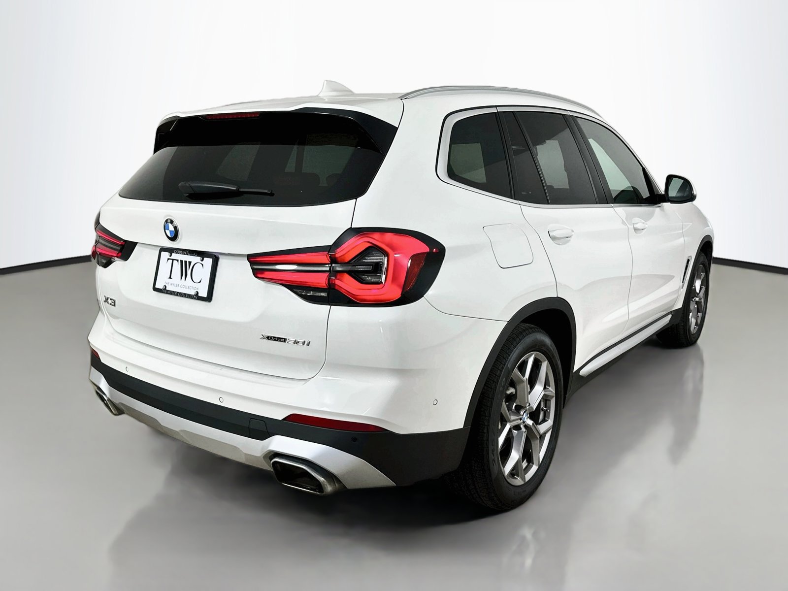 Used 2023 BMW X3 xDrive30i w/ Premium Package AWD/4WD image 5