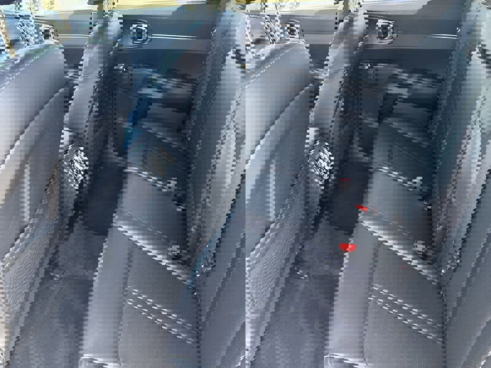 Used 2024 Kia Sorento S image 14