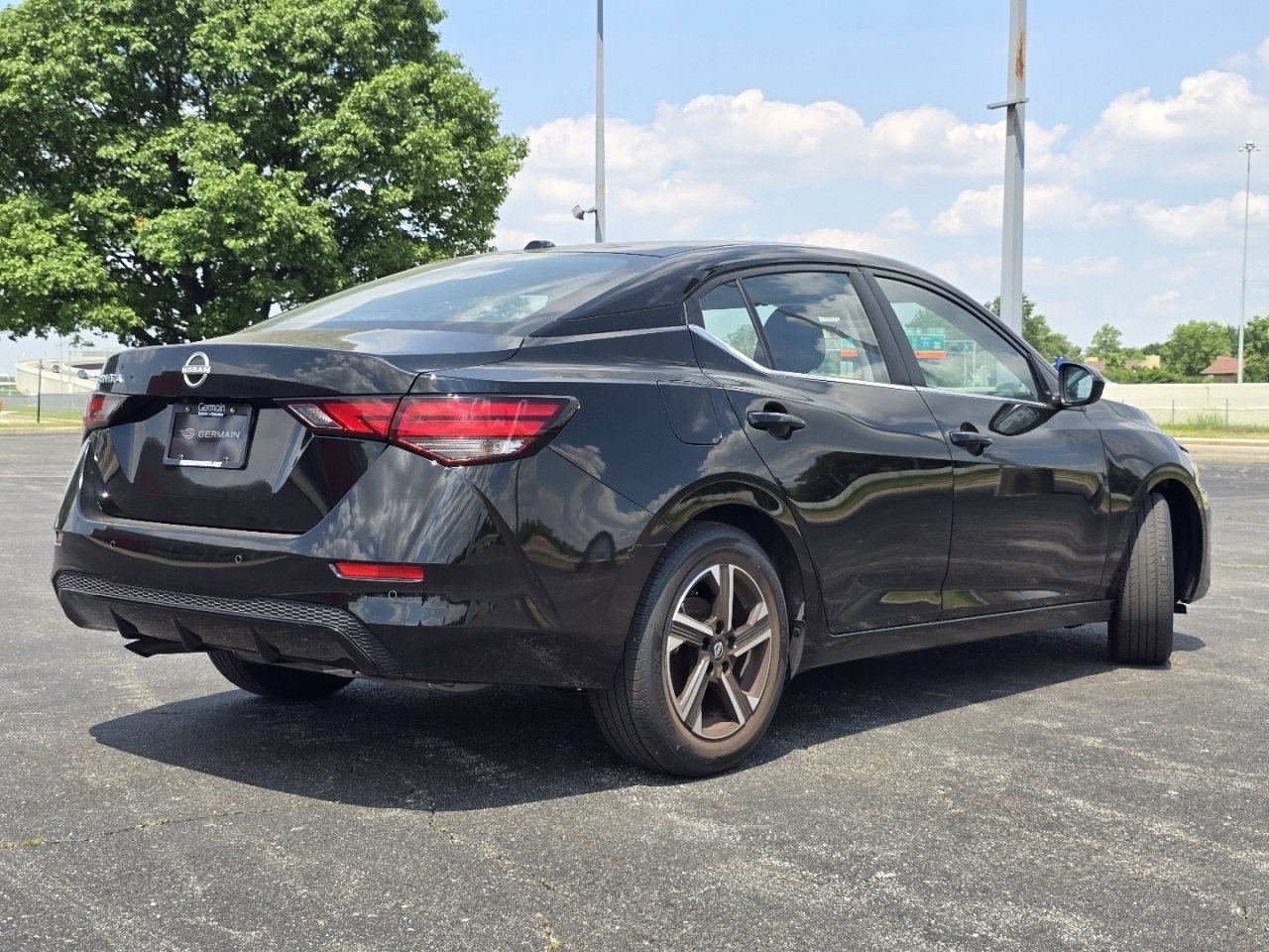 Used 2025 Nissan Sentra SV FWD image 13