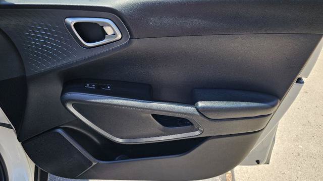 Used 2020 Kia Soul S FWD image 33