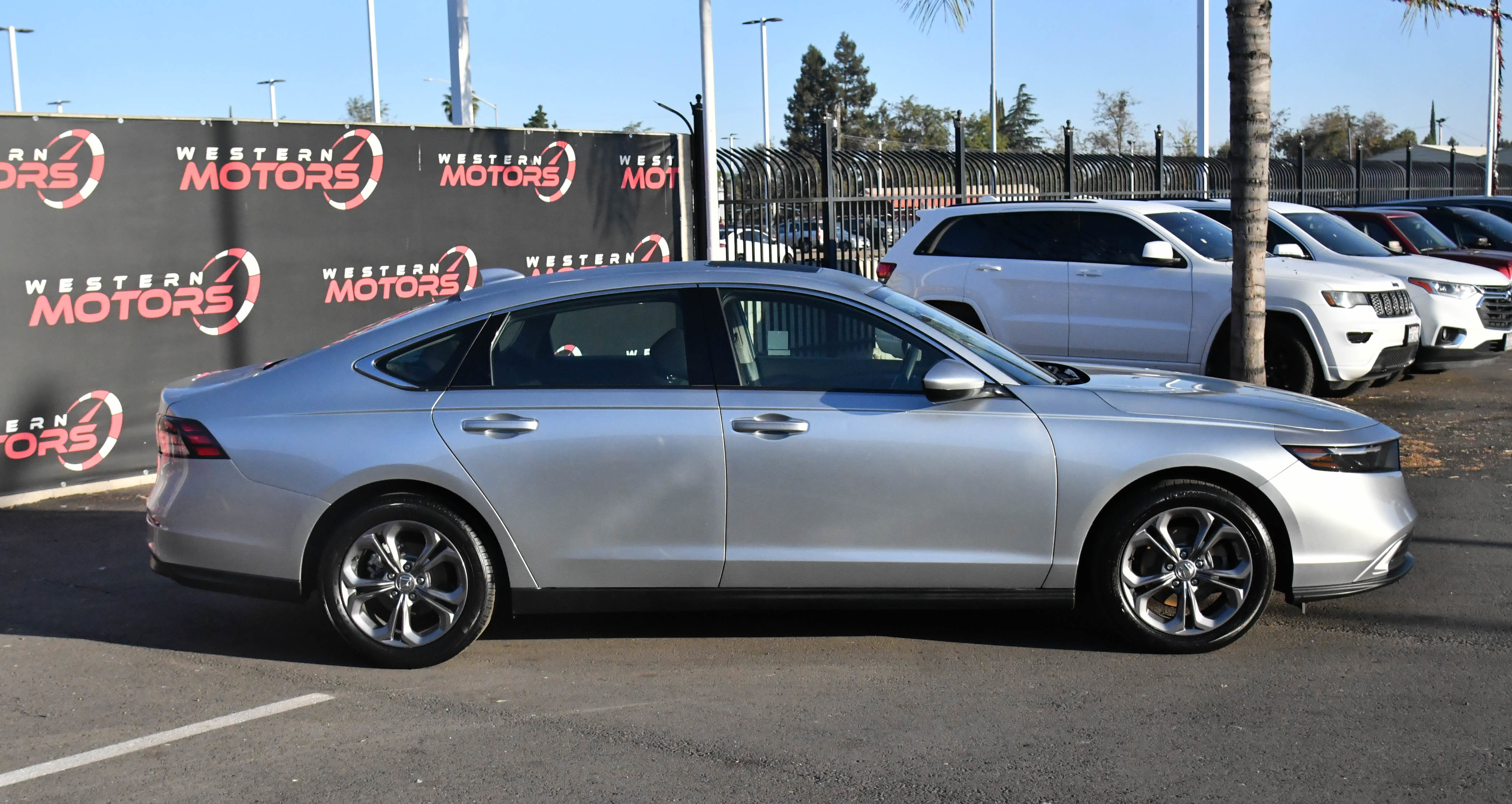 Used 2024 Honda Accord EX image 9