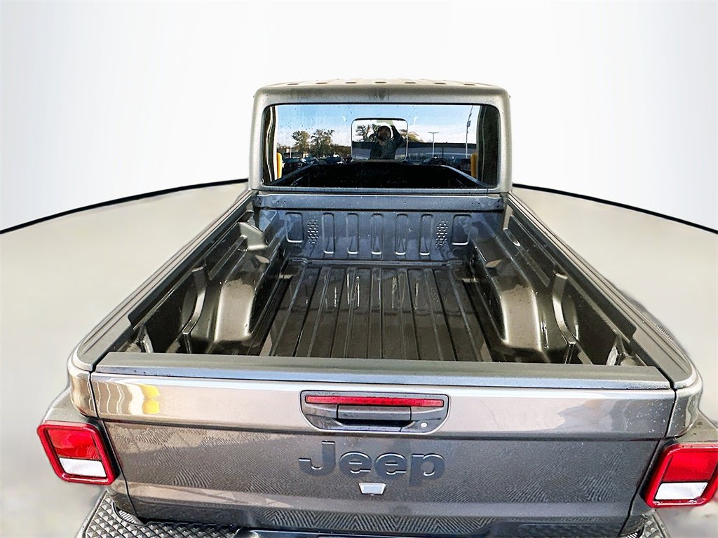 Used 2022 Jeep Gladiator Sport image 25