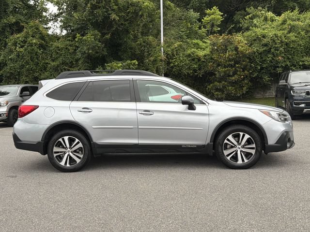 Used 2018 Subaru Outback 3.6R Limited AWD/4WD image 2