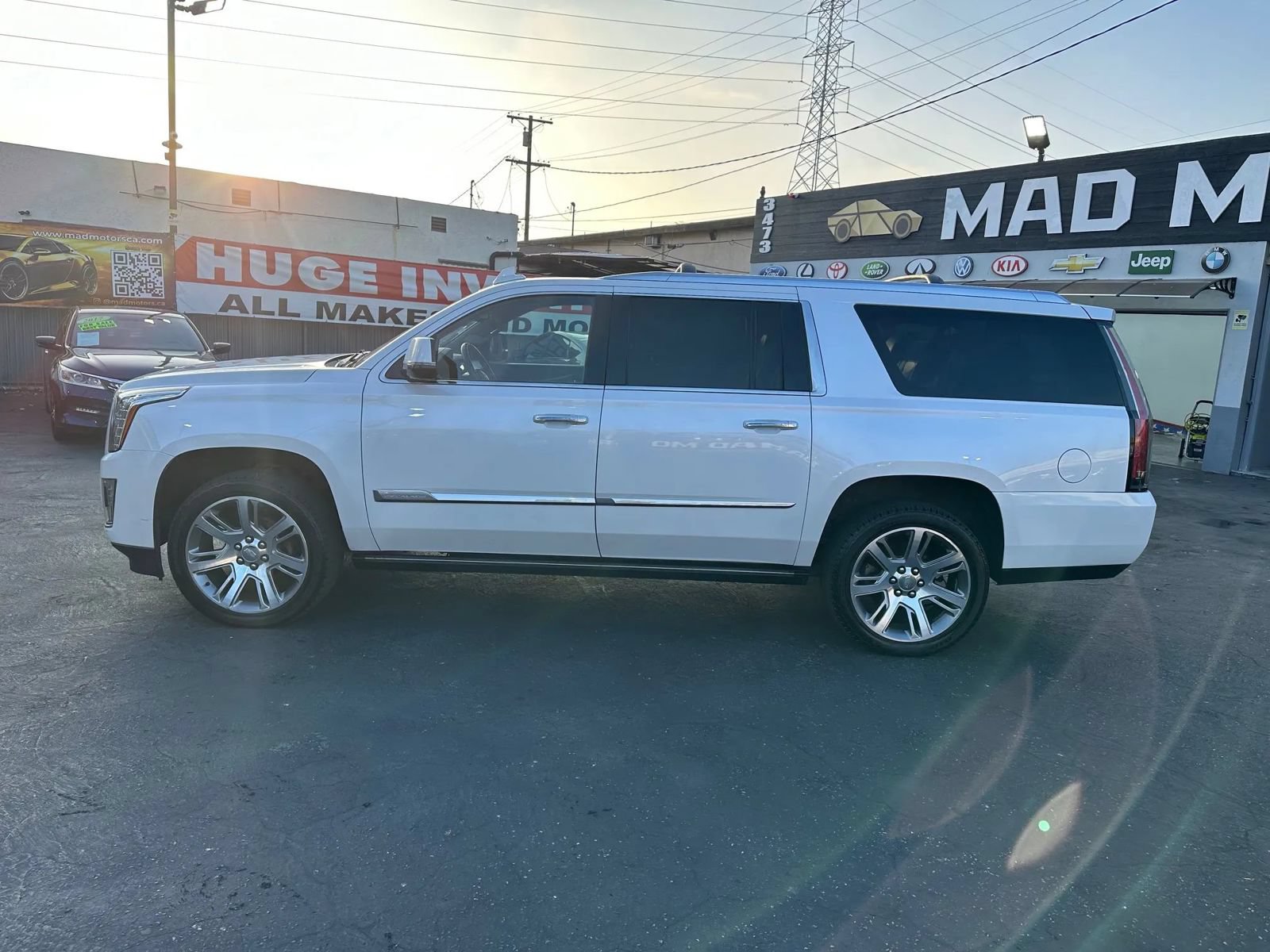 Used 2016 Cadillac Escalade ESV Premium RWD image 5