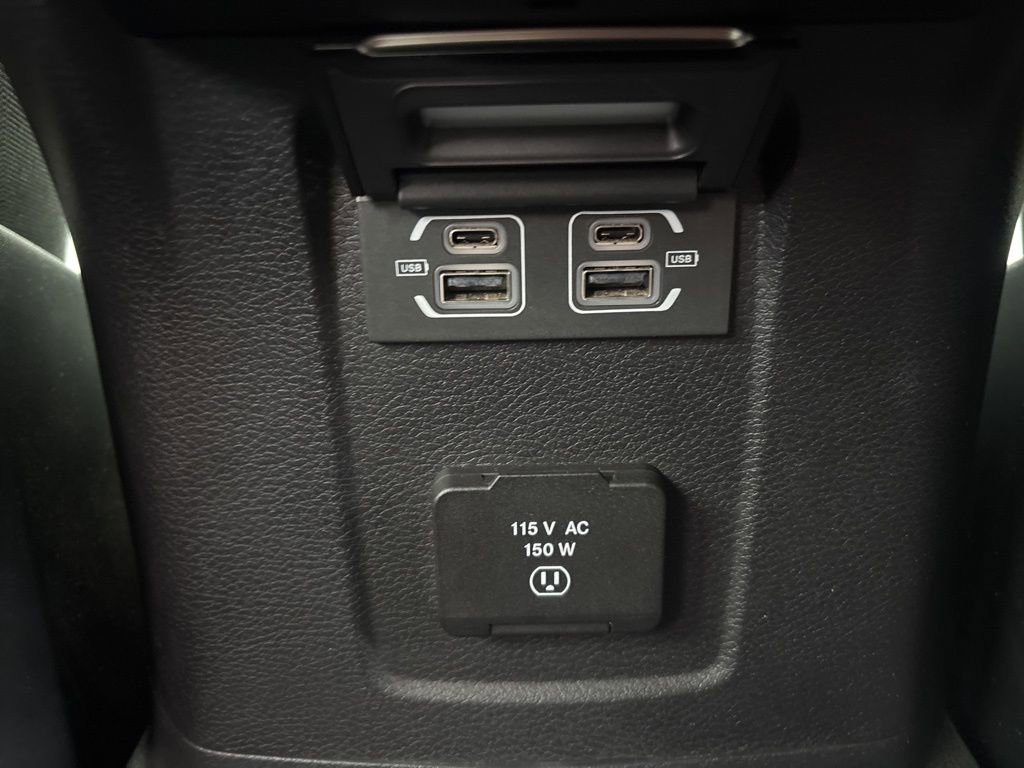 Used 2021 Jeep Wrangler Unlimited Rubicon w/ LED Lighting Group AWD/4WD image 39