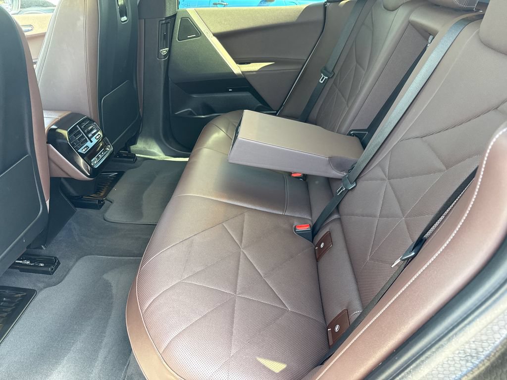Certified 2023 BMW iX xDrive50 w/ Premium Package AWD/4WD image 18
