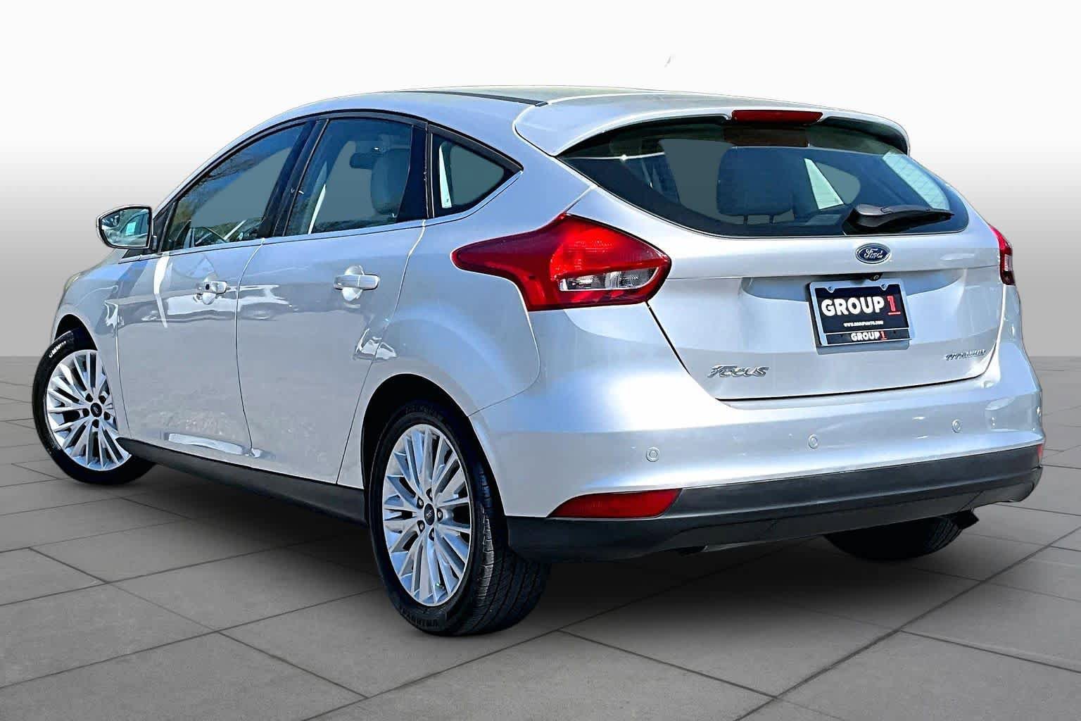Used 2017 Ford Focus Titanium FWD image 12