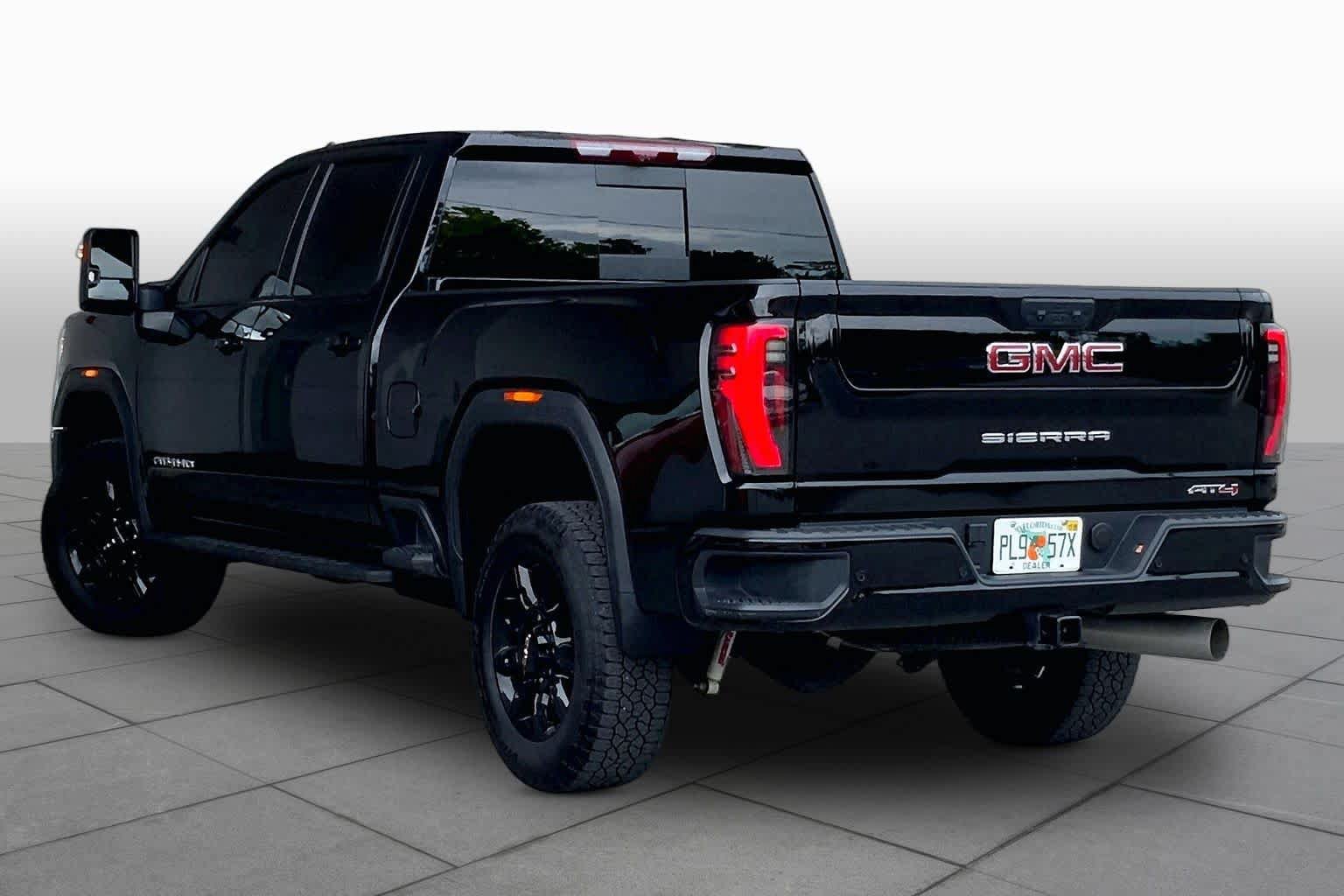 Used 2025 GMC Sierra 2500 AT4 w/ AT4 Premium Plus Package AWD/4WD image 12