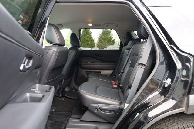 Certified 2024 Nissan Pathfinder SL image 23