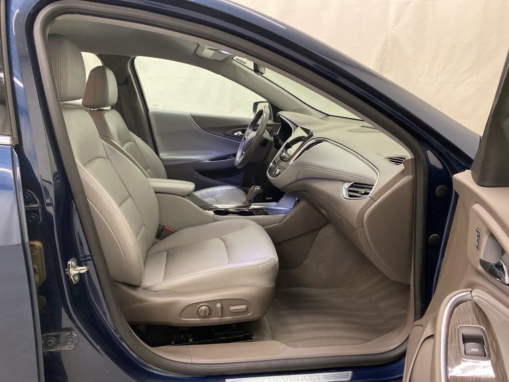 Used 2019 Chevrolet Malibu Premier image 14
