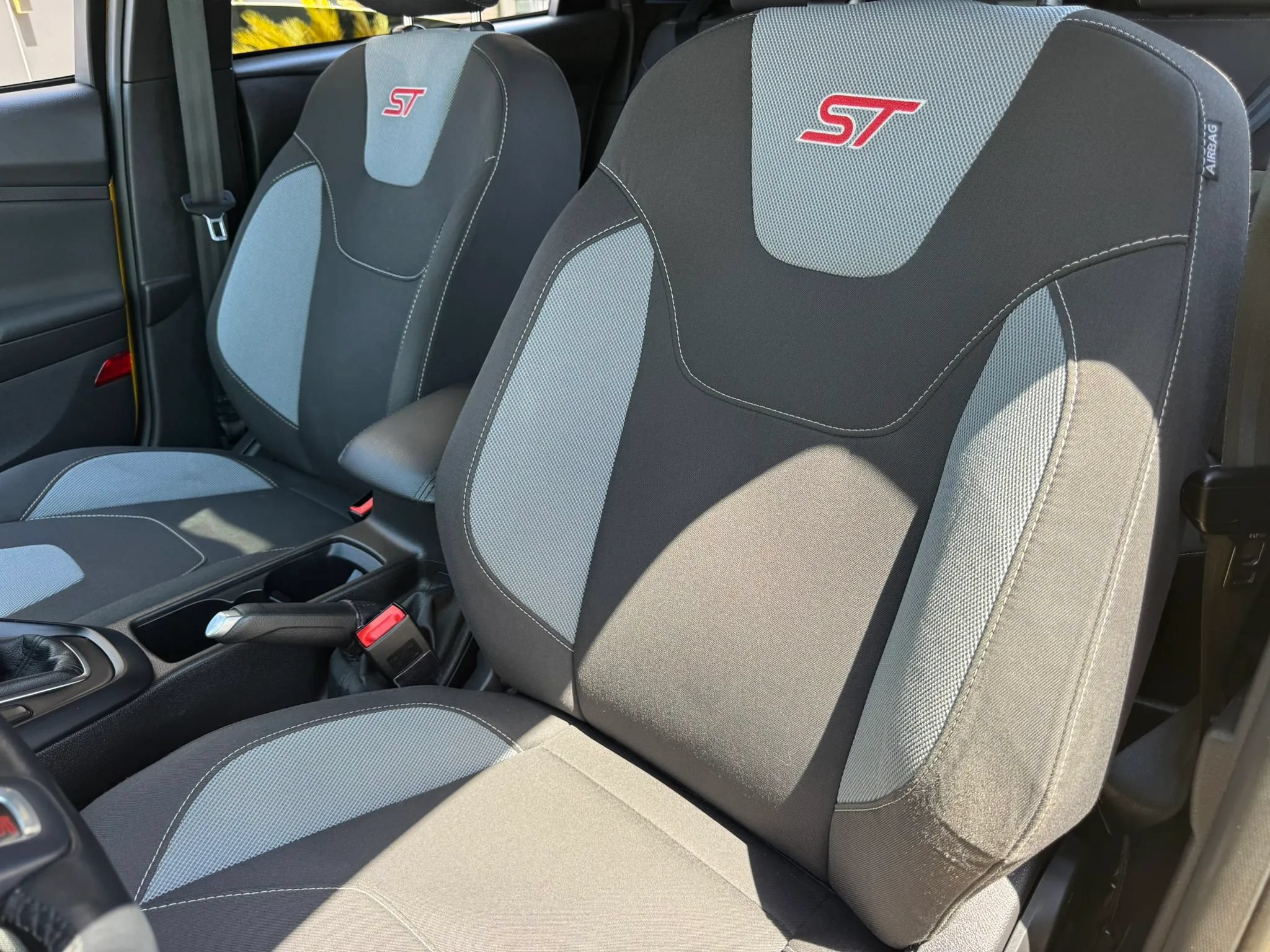 Used 2017 Ford Focus ST FWD image 21