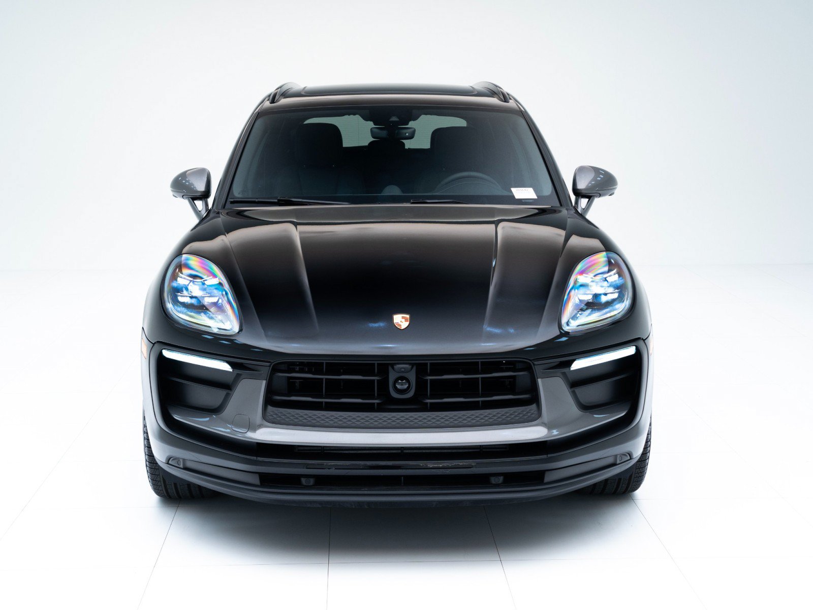 Certified 2026 Porsche Macan Turbo AWD/4WD image 6