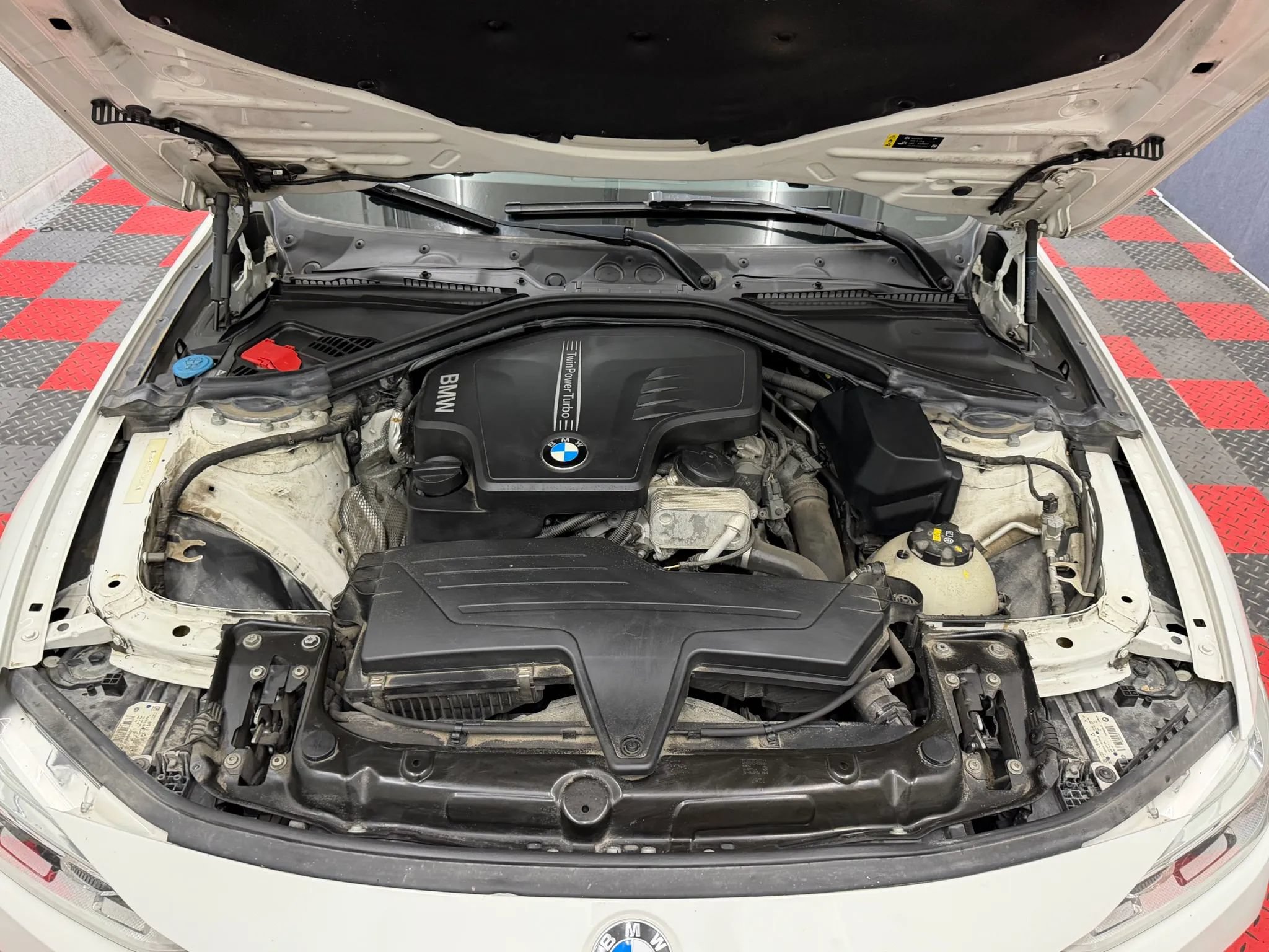 Used 2018 BMW 320i xDrive Sedan AWD/4WD image 19