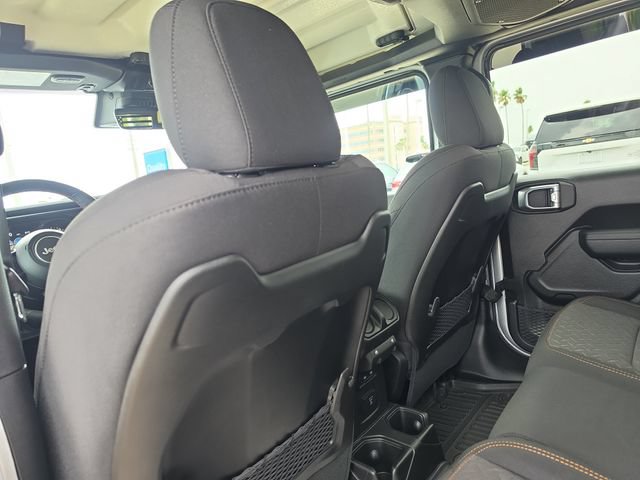 Used 2024 Jeep Gladiator Mojave w/ Technology Group AWD/4WD image 11