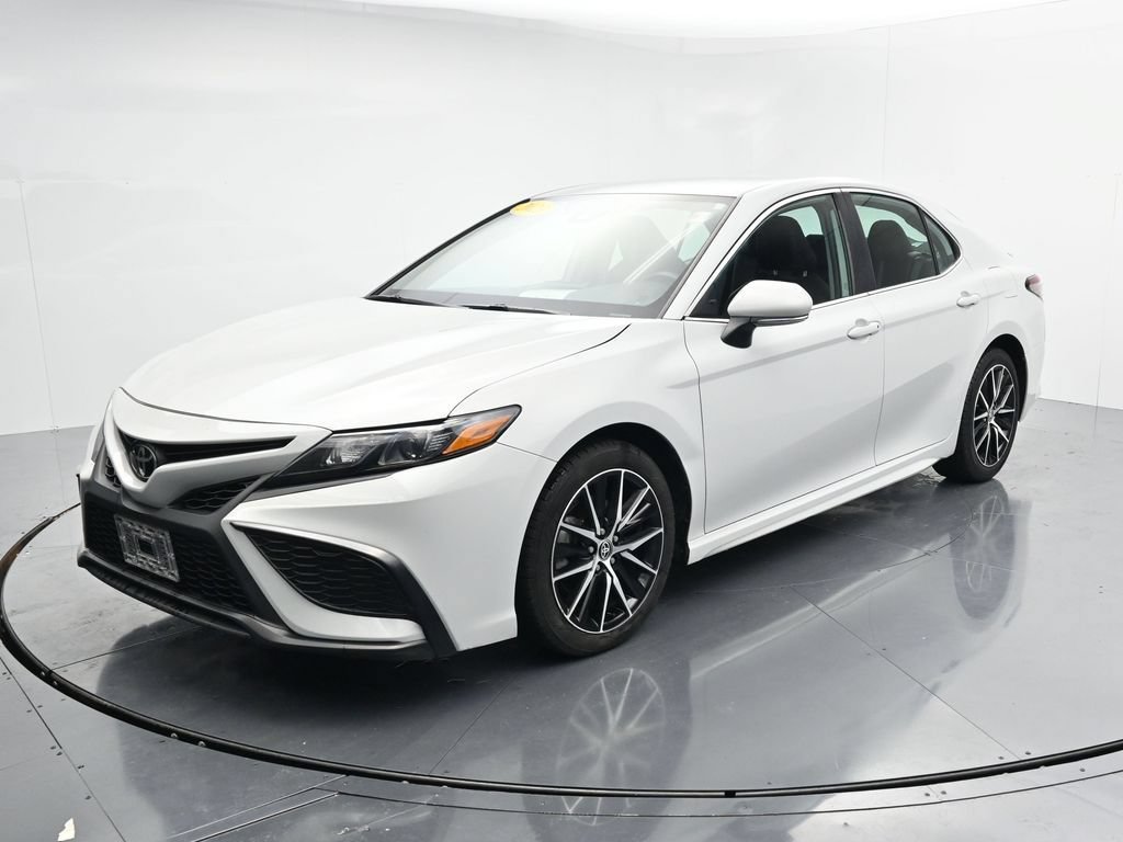 Used 2023 Toyota Camry SE FWD image 4