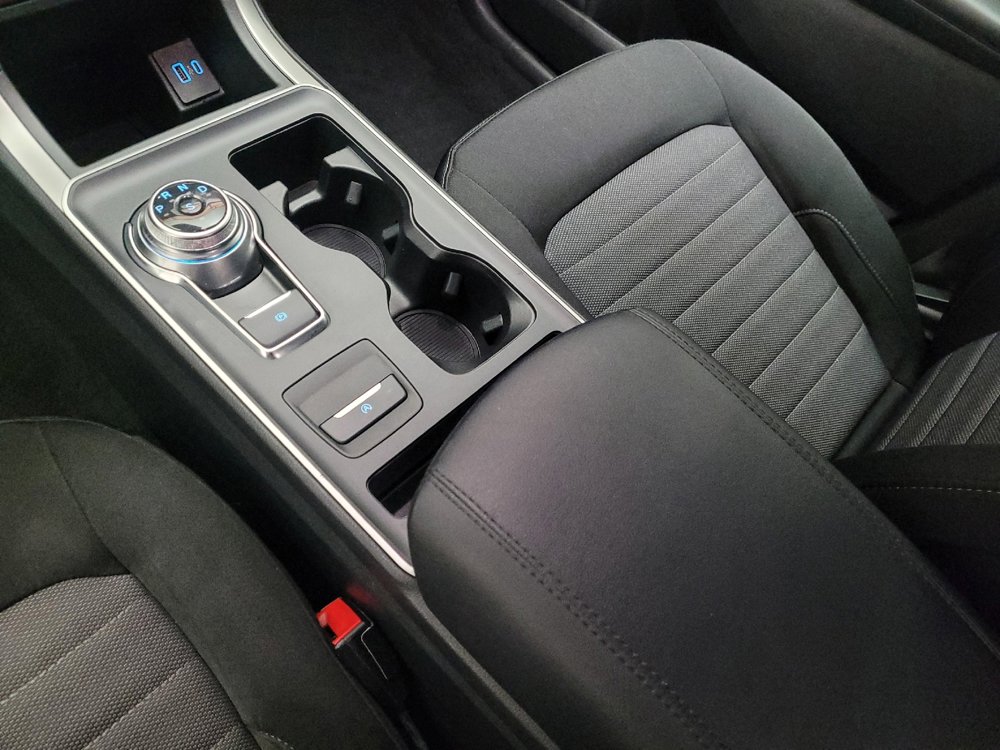 Used 2021 Ford Edge SE w/ Cargo Accessory Package image 26