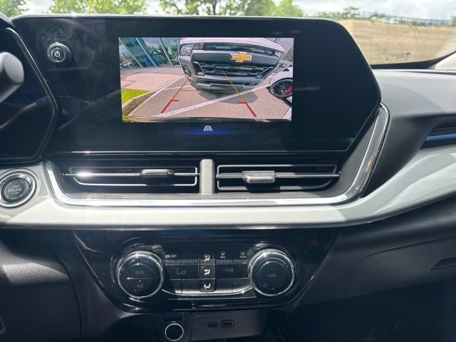 Used 2025 Chevrolet Trax LT FWD image 9
