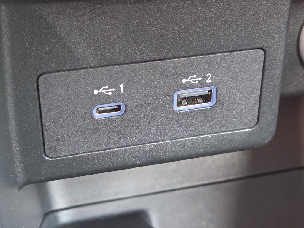 Used 2021 Nissan Kicks SR w/ SR Premium Package FWD image 13