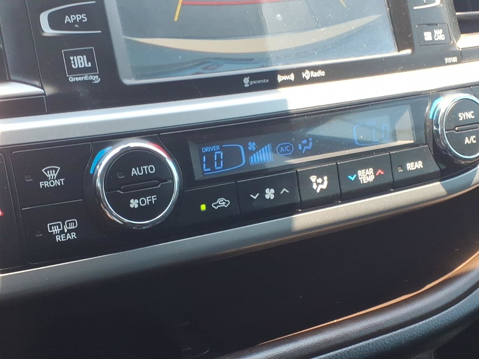 Used 2018 Toyota Highlander Limited FWD image 18