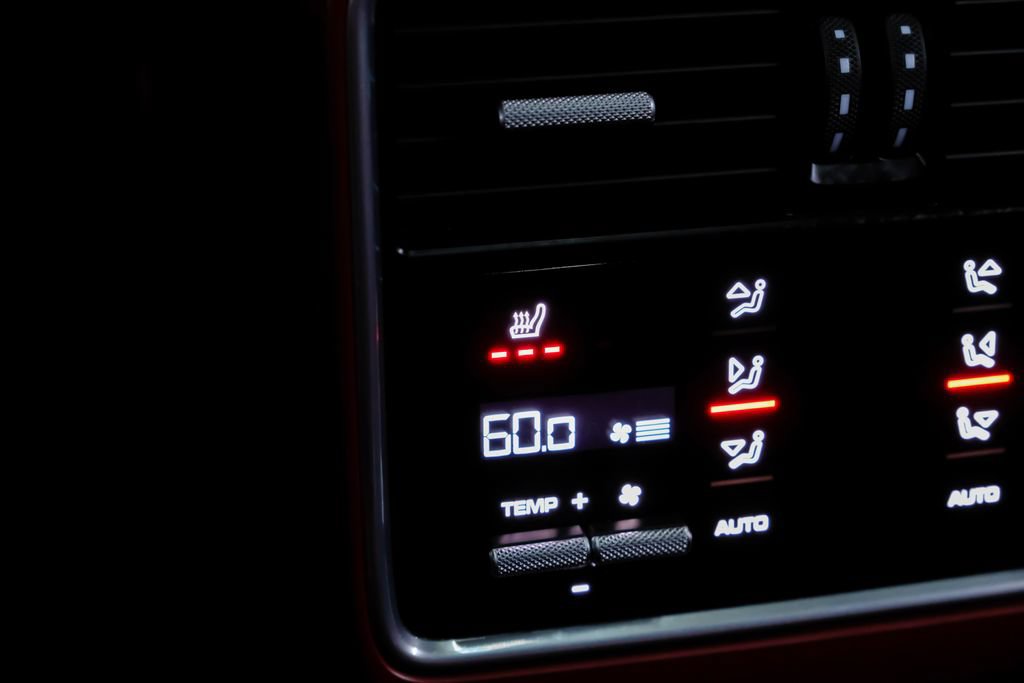 Used 2021 Porsche Cayenne GTS w/ Sport Chrono Package (8LH) AWD/4WD image 57