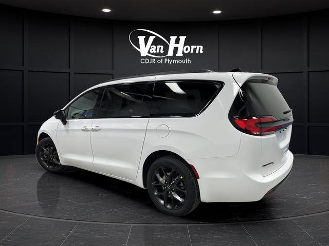 New 2026 Chrysler Pacifica Select image 5