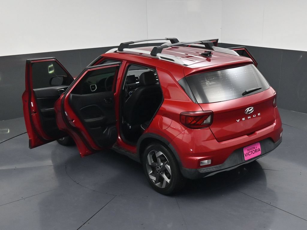 Used 2022 Hyundai Venue Limited FWD image 23