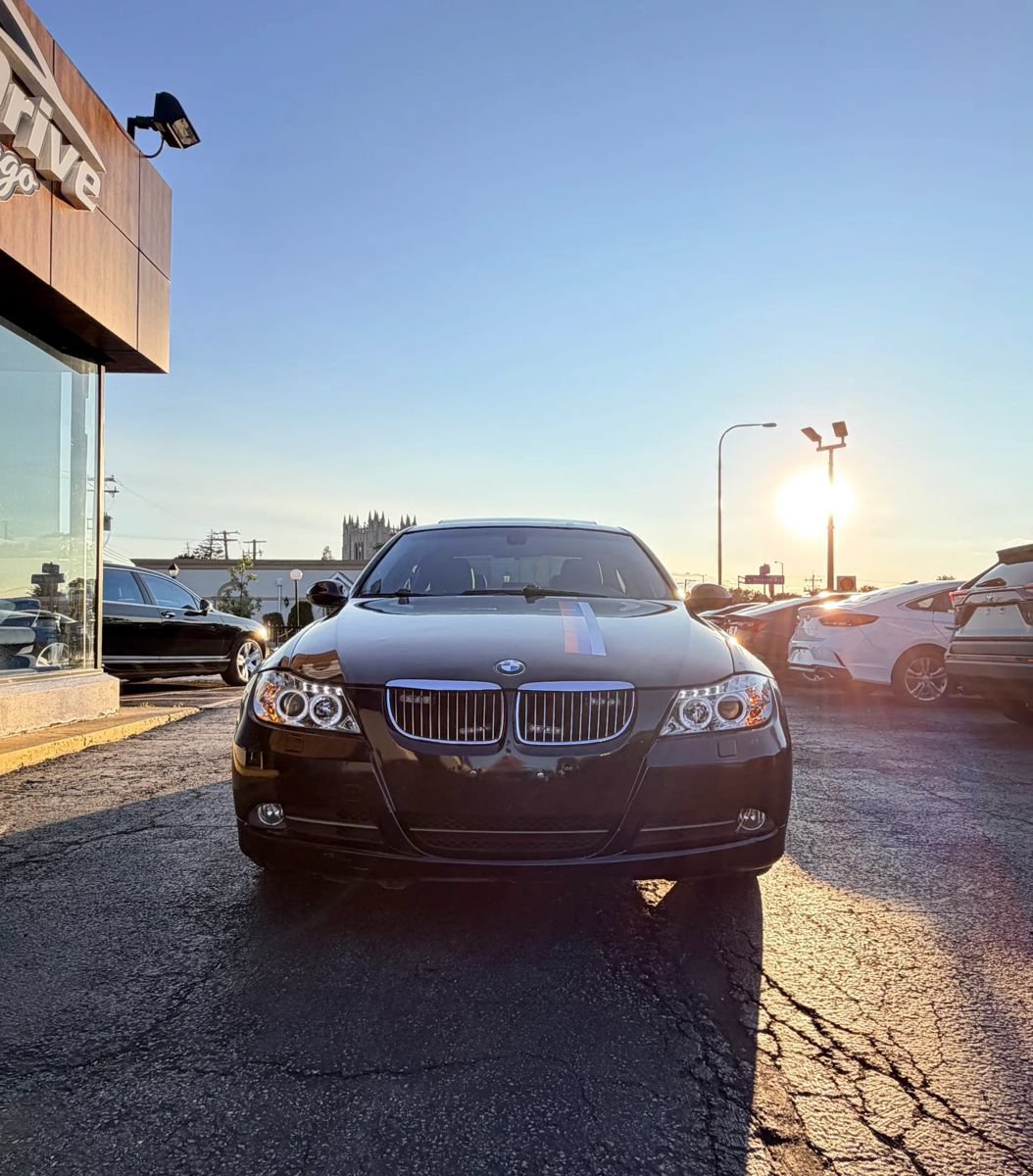 Used 2006 BMW 330xi Sedan AWD/4WD image 2