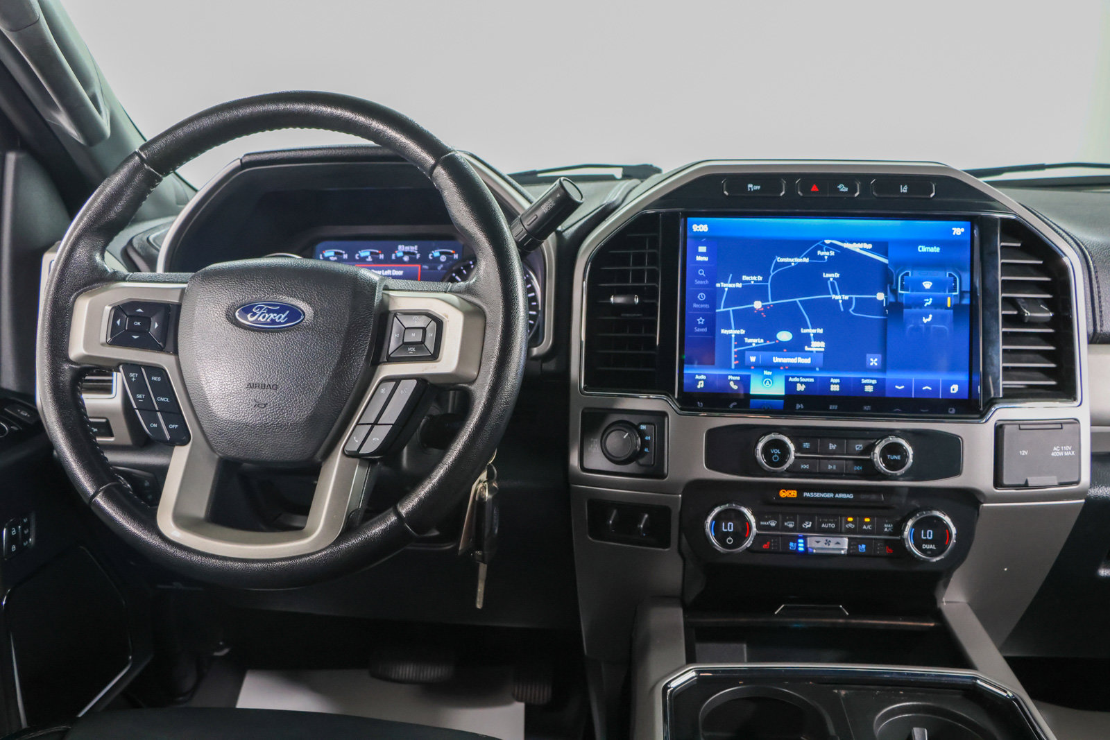 Used 2022 Ford F250 Lariat w/ Tremor Off-Road Package AWD/4WD image 18